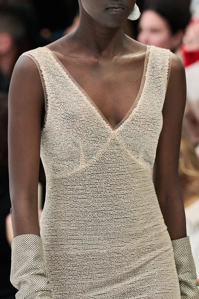 Look 9
